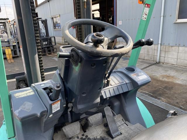 日本 　三菱／３．５ｔ　ディーゼル車／７４８７時間／揚高３．０ｍ／ナンバー取得可能（１７３６２）（5枚目）