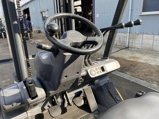 日本 コマツ/2.5t ガソリン車/6183時間/揚高3.0m/サイドシフト/ナンバー取得可能(17457)(5枚目)