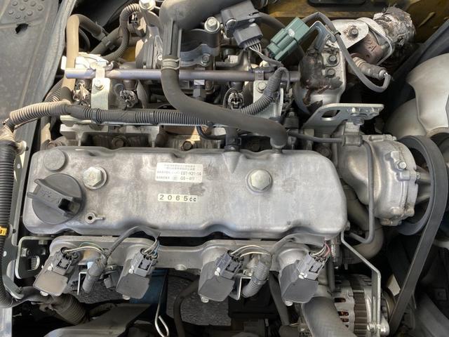 日本 コマツ/2.5t ガソリン車/6183時間/揚高3.0m/サイドシフト/ナンバー取得可能(17457)(10枚目)