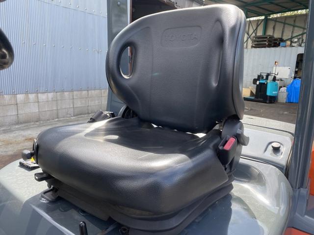 日本 　トヨタ／３．０ｔ　ディーゼル車／２４８時間／サイドシフト／揚高３．０ｍ／ナンバー取得可能（１６９２９）（6枚目）