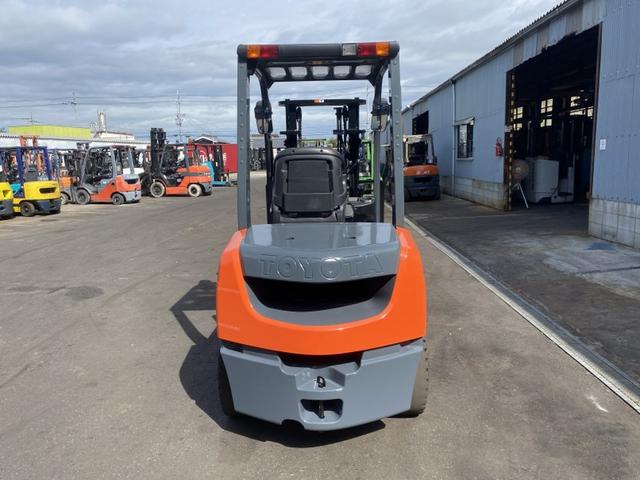 日本 　トヨタ／３．０ｔ　ディーゼル車／２４８時間／サイドシフト／揚高３．０ｍ／ナンバー取得可能（１６９２９）（7枚目）