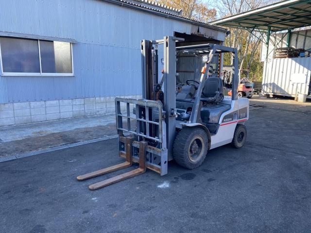 日本 　日産／３．５ｔ　ディーゼル車／５７１０時間／二段フルフリーマスト揚高３．０ｍ／ヒンジ／ナンバー取得可能（１７６９２）（2枚目）