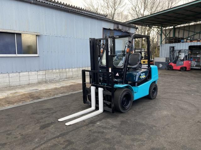 日本 　住友／３．０ｔ　ディーゼル車／７９４０時間／揚高３．０ｍ／フォークシフト／ナンバー取得可能（１７８３９）（2枚目）