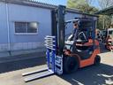 日本 　トヨタ／３．０ｔ　バッテリー車／２２９９時間／サイドシフト・マルチハンドラー／揚高４．０ｍ／ナンバー取得可能（１６５９２）（2枚目）