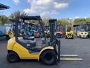 日本 　コマツ／２．０ｔ　ディーゼル車／１３７時間／揚高３．０ｍ／ダブルタイヤ／ナンバー取得可能（１７２５４）（8枚目）