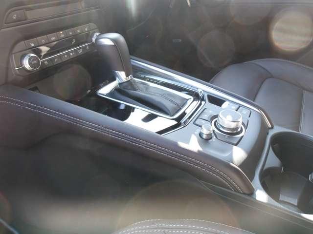 ＣＸ－５ ２．２　ＸＤ　エクスクルーシブ　モード　ディーゼルターボ　４　当社デモカー／ＡＷＤ／禁煙車／ＢＯＳＥサウンド／安全装備／ナビ／フルセグＴＶ／３６０°モニター／レーダークルーズ／カープレイ／レザーシート／シートヒーター＆ベンチレーション／ＢＳＭ／ＬＥＤ／純正アルミ（8枚目）