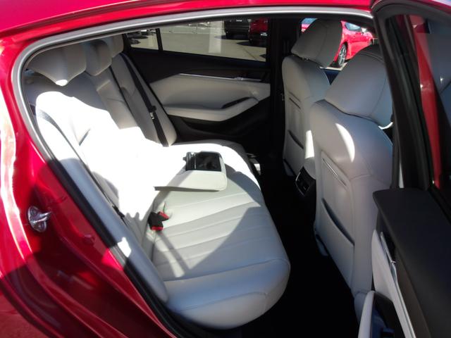 アテンザセダン ＸＤ　Ｌパッケージ　ホワイトレザーシート／ＢＯＳＥサウンド／ナビ／フルセグＴＶ／３６０°モニター／レーダークルーズ／ＣＤ／ＤＶＤ／ブルートゥ―ス／シートヒーター／シートベンチレーション／アダプティブＬＥＤ／ＢＳＭ／ＥＴＣ（39枚目）