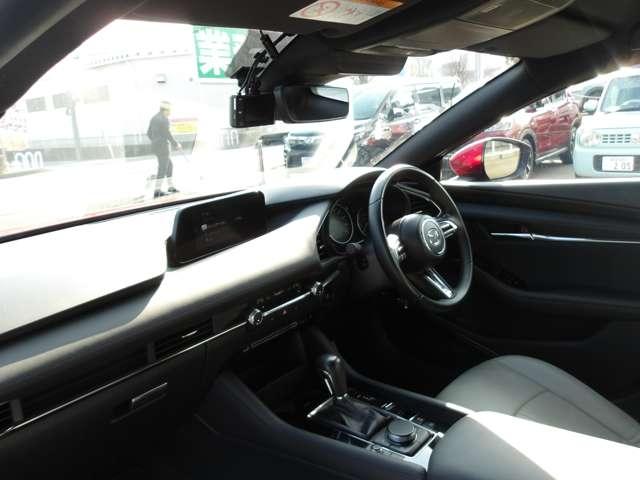 MAZDA3ファストバック 2.0 20S プロアクティブ 当社下取り/ワンオーナー/安全装備/ナビ/フ(3枚目)