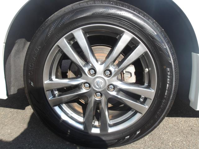 エルグランド 250ハイウェイスターアーバンクロム 2.5 250ハイウェイスター アーバンクロム 当社下取り/ワンオーナー/両側電動スライドドア/ナビ/フルセグTV/360°アラウンドビュー/CD/ドラレコ/ニッサン純正225/55R18インチアルミ(27枚目)