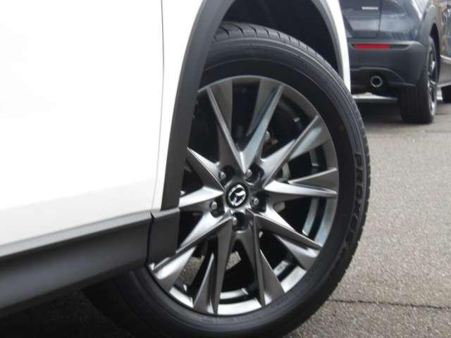 ＣＸ－５ ＸＤ　エクスクルーシブモード　当社下取り／ワンオーナー／禁煙車／ＡＷＤ／ＢＯＳＥサウンド／安全装備／ナビ／フルセグＴＶ／３６０°モニター／レーダークルーズ／電動リアゲート／レザーシート／シートヒーター／ＢＳＭ／アダプティブＬＥＤ（32枚目）