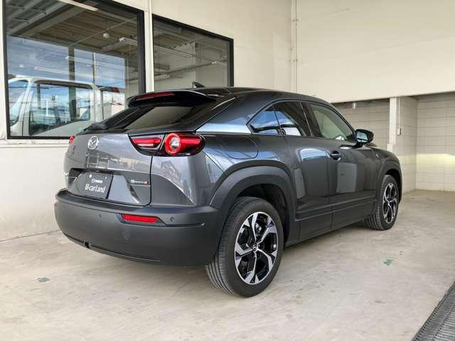 ＭＸ－３０ロータリーＥＶ ナチュラルモノトーン　ナチュラルモノトーン　社用車ＵＰ　ロータリーＥＶ　３６０度ビューモニター　ＰＷシート　シートヒーター　ステアリングヒーター　ＢＯＳＥ（4枚目）