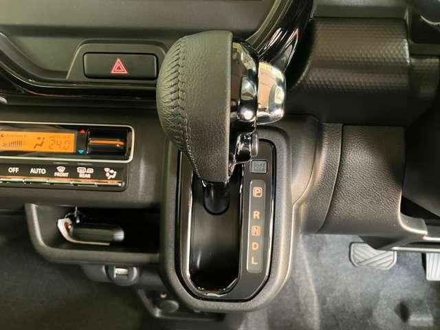 ＣＶＴ（無段階変速）を搭載。変速ショックが無く加速がとってもスムーズです！エンジン負荷を抑えて、低燃費を実現しています◎