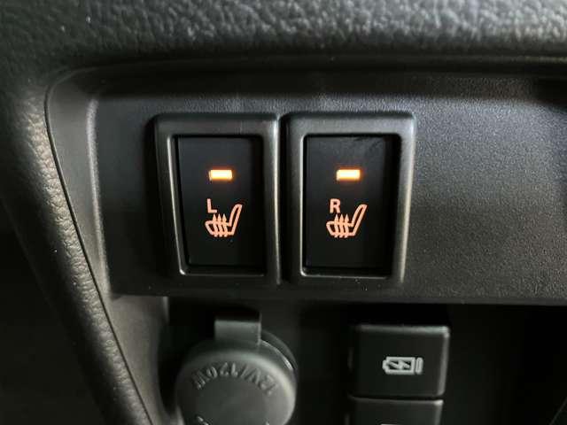 【シートヒーター】　運転席、助手席にはシートヒーターを内蔵。冬も暖か！ポッカポカです！