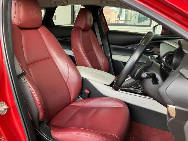 �������̗L��V�[�g�͍���S�n�����Ŗ����A���������̐l�̎p���ɂ��C��t���Ă���A�����b�N�X���o����p���ɂ���āA�n���h���A�y�_��������A���f�����s����l�ɂȂ�܂��B