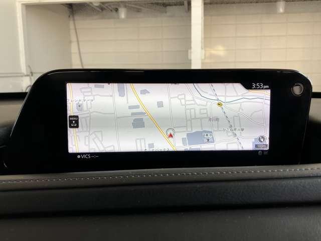 �����̂r�c�J�[�h�����̃J�[�i�r�𑕔����Ă��܂��B���o�������̍s��ē������Ă���܂��B