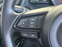 オーディオの音量やチャンネル操作ができるスイッチが、ハンドルに付いています。運転中でも、操作が行えて非常に安全・便利です!
