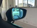 【ブルーミラー】日光や後続車のヘッドライトによる眩しさを軽減。さらに親水コーティングが施され雨の日の水滴の付着を防いでミラーを見やすくします。