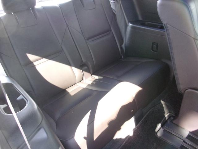 しっかり座れる３列目シート２人掛け