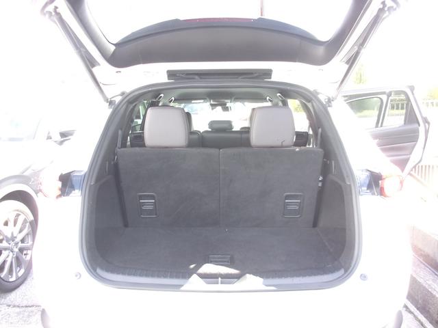 大きな間口で荷物の出し入れも楽々出来ますよ！ハッチゲートは、雨の日にも便利に使えますよ