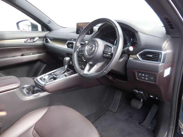 ＣＸ－８ ２．２　ＸＤ　Ｌパッケージ　ディーゼルターボ　４ＷＤ　当社下取り　ワンオーナー　２．２ディーゼルターボ　４ＷＤ　マツダコネクトＴＶ　３６０度ビューカメラ　３列シート６人乗り　革パワーシート　シート＆ハンドルヒーター　レーダークルーズ　スマートキー　ＬＥＤ（4枚目）