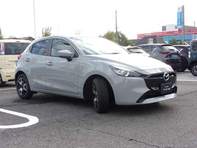 MAZDA2 1.5 15BD i セレクション 社用車アップ マツダコネクトナビフルセグ 360度ビューカメラ シート&ハンドルヒーター 衝突被害軽減ブレーキ 車線逸脱警報 パーキングセンサー ブラインドスポットモニター オートハイビーム ETC(3枚目)