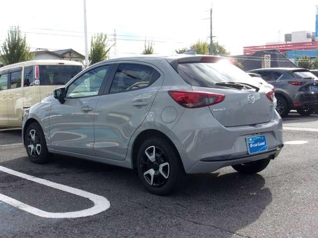 MAZDA2 1.5 15BD i セレクション 社用車アップ マツダコネクトナビフルセグ 360度ビューカメラ シート&ハンドルヒーター 衝突被害軽減ブレーキ 車線逸脱警報 パーキングセンサー ブラインドスポットモニター オートハイビーム ETC(6枚目)