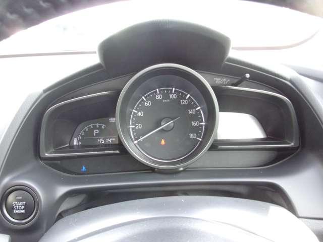 MAZDA2 1.5 15BD i セレクション 社用車アップ マツダコネクトナビフルセグ 360度ビューカメラ シート&ハンドルヒーター 衝突被害軽減ブレーキ 車線逸脱警報 パーキングセンサー ブラインドスポットモニター オートハイビーム ETC(16枚目)