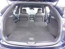 後席を全て倒して、荷物専用のスペースにした状態です。これなら長いものも積めますし、ご旅行や趣味に活用できますね。
