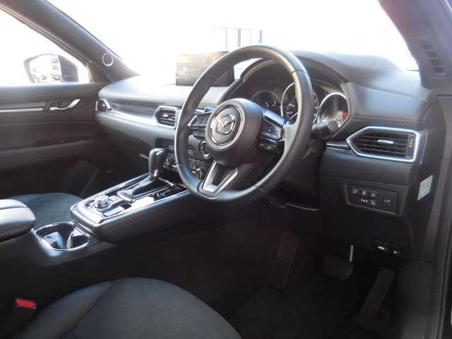 ＣＸ－８ ２．２　ＸＤ　ブラックトーン　エディション　ディーゼルターボ　マツダ認定プレミアム　ワンオーナー　３６０°モニター　ＢＯＳＥサウンド　パワーシート　パワーリフトゲート　アダプティブＬＥＤヘッドライト　アクティブドライビングディスプレイ　６人乗りキャプテンシート（5枚目）