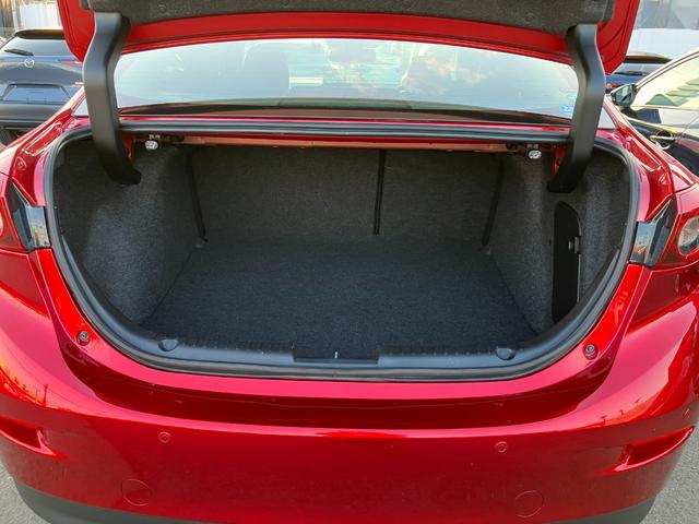 アクセラ １５Ｓ　１．５　１５Ｓ　ワンオーナー　衝突被害軽減ブレーキ　３６０°ビューモニター　フロントドライブレコーダー　オートクルーズ（12枚目）