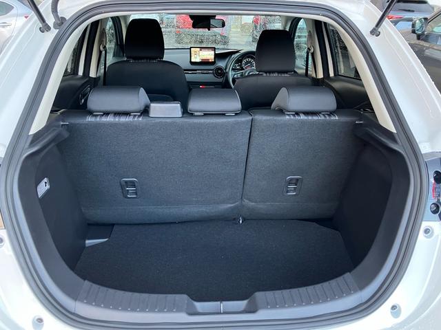 ＭＡＺＤＡ２ １５Ｓ　スマートエディション　１．５　１５Ｓ　スマート　エディション　ワンオーナー　衝突被害軽減ブレーキ　３６０°ビューモニター　Ａｐｐｌｅ　ＣａｒＰｌａｙ／Ａｎｄｒｏｉｄ　Ａｕｔｏ対応　マツダコネクトナビゲーション（10枚目）