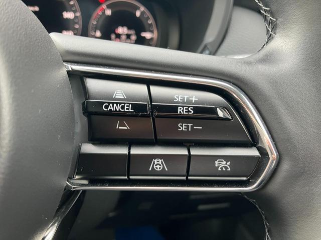 【　ＭＲＣＣ　】ミリ派レーダーで前方の走行車との車間距離を認識。０から１００ｋｍ／ｈの範囲で、自動追従走行を可能にしています。