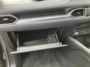 大型のグローブボックスは車検証など大きな物もすっぽりと収まるサイズとなっております。