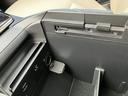 アームレスト下部には、USB&HDMI端子