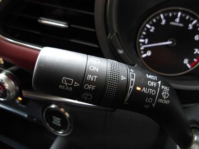 ＭＡＺＤＡ３ファストバック ２．０　Ｘ　バーガンディ　セレクション　３６０°ビューモニター　マツダコネクト（13枚目）