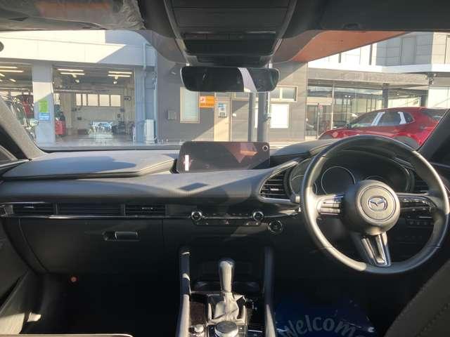 ＭＡＺＤＡ３ファストバック １．８　ＸＤ　ツーリング　ディーゼルターボ　試乗車アップ　禁煙車　４ＷＤ（3枚目）