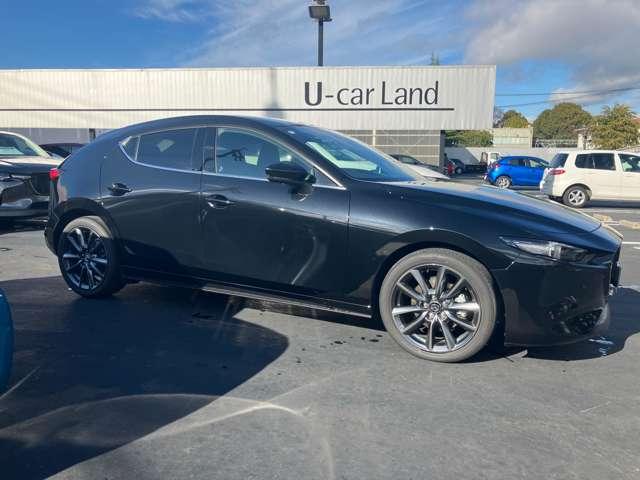 ＭＡＺＤＡ３ファストバック １．８　ＸＤ　ツーリング　ディーゼルターボ　試乗車アップ　禁煙車　４ＷＤ（4枚目）