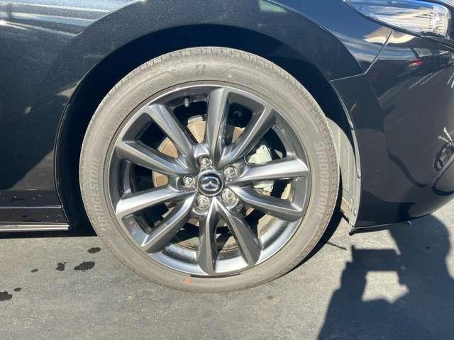 ＭＡＺＤＡ３ファストバック １．８　ＸＤ　ツーリング　ディーゼルターボ　試乗車アップ　禁煙車　４ＷＤ（6枚目）