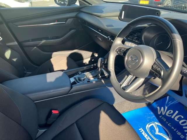 ＭＡＺＤＡ３ファストバック １．８　ＸＤ　ツーリング　ディーゼルターボ　試乗車アップ　禁煙車　４ＷＤ（8枚目）