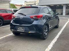 後席ガラスとリアガラスは、車内が見え難いプライバシーダークガラスになっています。紫外線から乗員を保護し、外部からのプライバシーも守ってくれますよ☆ 2