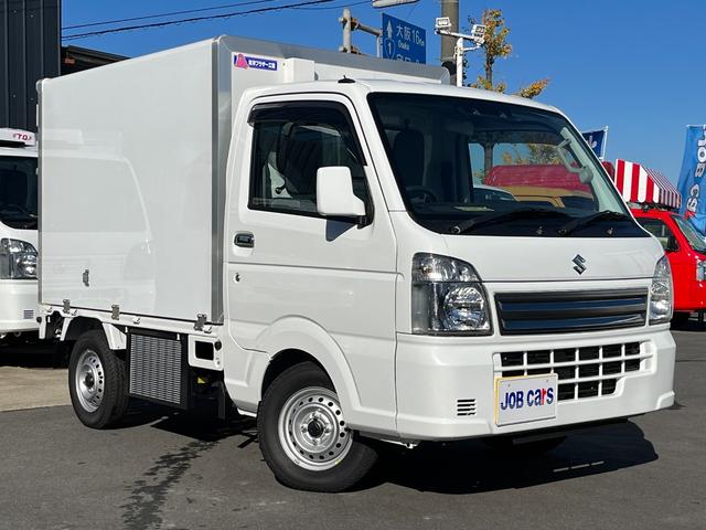 キャリイトラック 当社オリジナル冷凍車　冷蔵冷凍車　デンソー製　中温　－７℃設定　ＡＴ　届出済未使用車　６６０ｃｃ　積載量３５０ｋｇ　２コンプ　ＤＣＢＳ　ＥＳＰ　アイドリングストップ　片側スライドドア　両側９０度ストッパー　プラスチックスノコ　キーレス　集中ドアロック（4枚目）