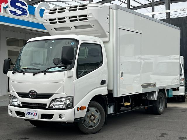 トヨエース 冷蔵冷凍車　デンソー製　低温　－３２℃設定　５ＭＴ　４０００ｃｃ　積載量２０００ｋｇ　２室式　片側スライドドア　プラスチックスノコ　カーテン　ディーゼル車　ＶＳＣ　発進アイドルアップ　スタンバイ付　バックカメラ　電動格納ミラー　取説　記録簿（2枚目）