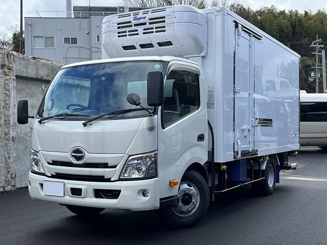 ワイドロング　冷蔵冷凍車　東プレ製　低温　－３０℃設定　ＭＴ　スタンバイ　格納ＰＧ（リモコン付）　ステン鎬金　ラッシング２段　片側スライドドア　リア３枚扉　両側９０度ストッパー　ブレーキロック　電動格納ミラー　バックカメラ　ＥＴＣ２．０　ドラレコ　スマートキー(2枚目)