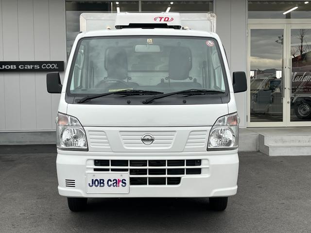 ＮＴ１００クリッパートラック 冷蔵冷凍車　菱重製　中温　－５℃設定　ＡＴ　６６０ｃｃ　積載量３５０ｋｇ　片側スライドドア　プラスチックスノコ　片側９０度ストッパー　バックカメラ　室内灯　取説　保証書（3枚目）