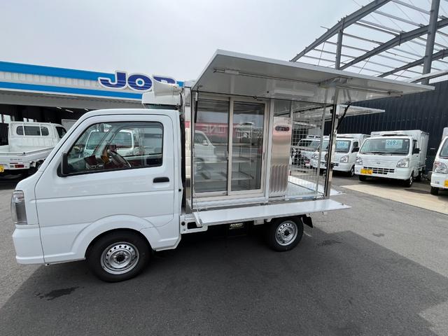 キャリイトラック 移動販売車　三方開　冷凍機　菱重製　－５℃設定　ＡＴ　６６０ｃｃ　積載量３５０ｋｇ　ＳＤレコーダー付車載アンプ　インバーター　ショーケース　外部スピーカー　マイク　庫内ライト　外部電源　デジタルインナーミラー　キーレス　集中ドアロック（8枚目）