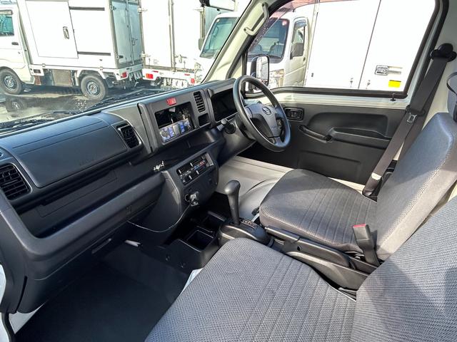 ハイゼットトラック 冷蔵冷凍車　デンソー製　－７℃設定　中温　ＡＴ　４ＷＤ　片側スライドドア　デジタルインナーミラー　片側９０°ストッパー　プラスチックスノコ　庫内灯　非常用ブザー（25枚目）