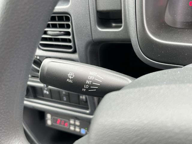 ＮＴ１００クリッパートラック 冷蔵冷凍車　菱重製　中温　‐５℃設定　ＡＴ　届出済未使用車　２コンプ　両側スライドドア　片側９０度ストッパー　キーレス　パワーウィンドウ　プラスチックスノコ　バックソナー　ＡＵＴＯライト　室内灯　荷台寸法　長さ１７５ｃｍ　幅１３０ｃｍ　高さ１１０ｃｍ（32枚目）