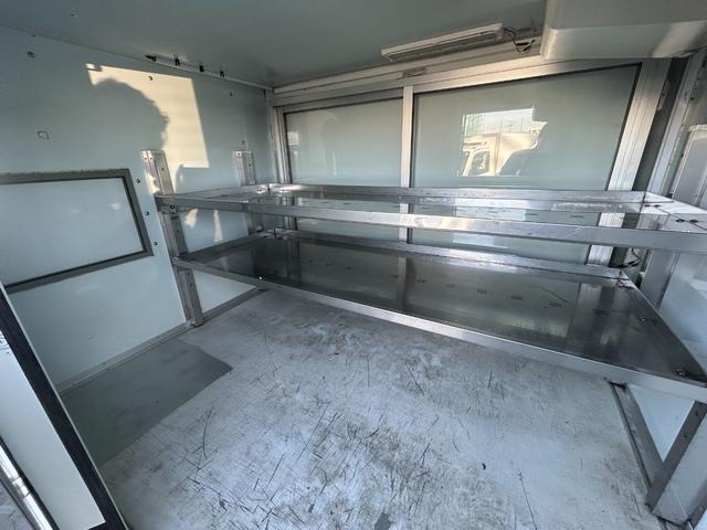 キャリイトラック 移動販売車　陳列棚　ＳＤレコーダー付車載アンプ　スピーカー　ＡＴ　ガラス扉　冷凍機　サーモキング製　‐５℃設定　キーレス　パワーウィンドウ　片側スライドドア　バックカメラ　ドラレコ（10枚目）