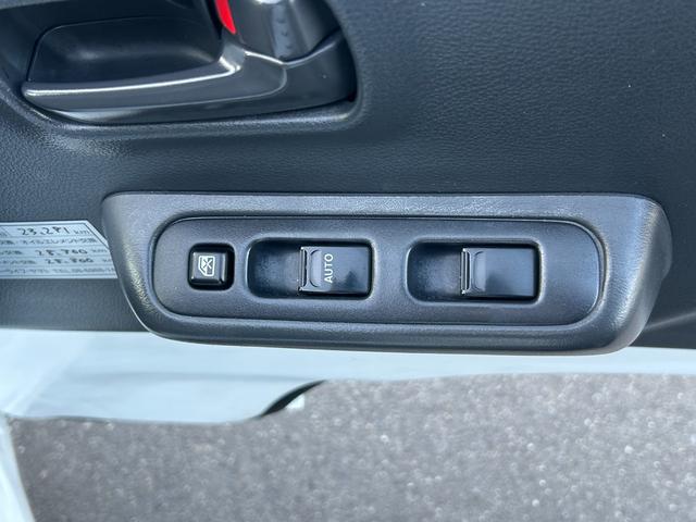 キャリイトラック 移動販売車　陳列棚　ＳＤレコーダー付車載アンプ　スピーカー　ＡＴ　ガラス扉　冷凍機　サーモキング製　‐５℃設定　キーレス　パワーウィンドウ　片側スライドドア　バックカメラ　ドラレコ（23枚目）