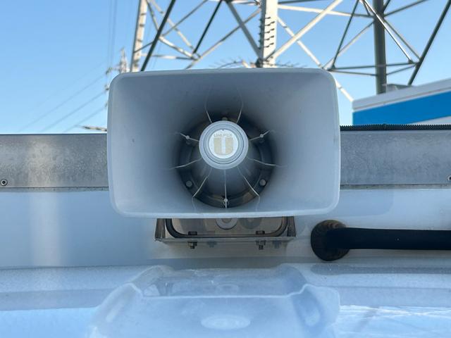 キャリイトラック 移動販売車　陳列棚　ＳＤレコーダー付車載アンプ　スピーカー　ＡＴ　ガラス扉　冷凍機　サーモキング製　‐５℃設定　キーレス　パワーウィンドウ　片側スライドドア　バックカメラ　ドラレコ（24枚目）